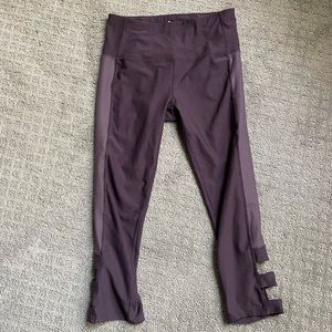 Apana Cropped Leggings with Cutouts